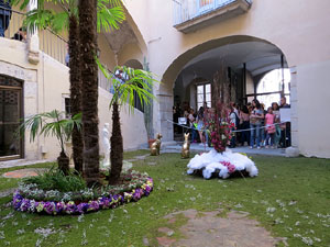 Temps de Flors 2017. Muntatges i instal&middot;lacions florals al pati de la Casa Pastors