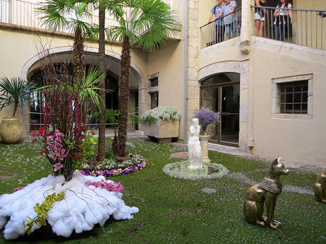Temps de Flors 2017. Instal&middot;lacions i muntatges florals al pati de la Casa Pastor