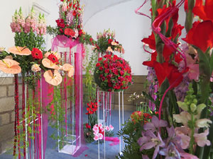 Temps de Flors 2017. Muntatges i instal&middot;lacions florals a l'entrada de l'Esgl&eacute;sia del Cor de Maria