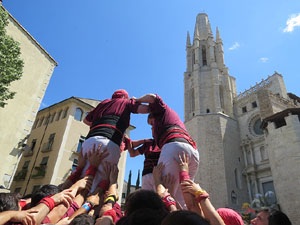 Temps de Flors 2017. Diada Castellera a la pla&ccedil;a de Sant Feliu amb els Marrecs de Salt, els Xics de Granollers, i els Xiquets de Reus