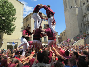 Temps de Flors 2017. Diada Castellera a la pla&ccedil;a de Sant Feliu amb els Marrecs de Salt, els Xics de Granollers, i els Xiquets de Reus