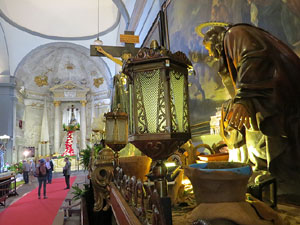 Temps de Flors 2017. Instal&middot;lacions i muntatges florals als diversos espais de l'Esgl&eacute;sia dels Dolors
