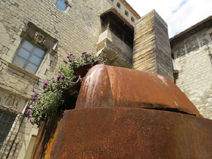 Temps de Flors 2017. Muntatges i instal&middot;lacions florals al pati del Museu d'Art de Girona