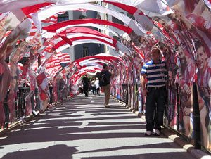 Temps de Flors 2017. Instal&middot;laci&oacute; al Pont de Sant Agust&iacute;
