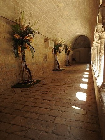 Detall de la instal&middot;laci&oacute; al claustre