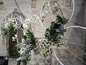 Temps de Flors 2017. Decoracions florals a l'interior de la nau g&ograve;tica de Sant Feliu