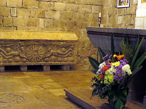 Temps de Flors 2017. Decoracions florals a l'interior de la nau g&ograve;tica de Sant Feliu