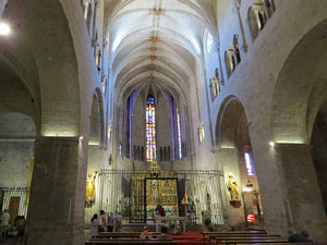 Temps de Flors 2017. Decoracions florals a l'interior de la nau g&ograve;tica de Sant Feliu