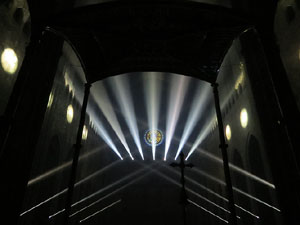 Transfiguraci&oacute; de la nau. Espectacle de llum i m&uacute;sica a la nau g&ograve;tica de la Catedral de Girona