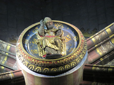 Clau de volta de la nau il·luminada durant l'espectacle