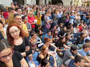 Compareixença del President Carles Puigdemont al Parlament. Discurs de la independència