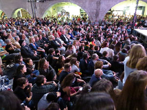 Compareixença del President Carles Puigdemont al Parlament. Discurs de la independència