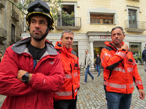Rebuig de les actuacions policials de l'1-O. Concentració a la plaça del Vi, i rebuda dels bombers