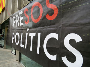 Jornada de vaga general 8N. Concentració davant la seu de la Generalitat a Girona