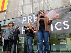 Jornada de vaga general 8N. Concentració davant la seu de la Generalitat a Girona