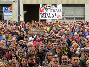 Jornada de vaga general 8N. Concentració davant la seu de la Generalitat a Girona