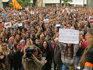 Jornada de vaga general 8N. Concentració davant la seu de la Generalitat a Girona