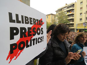 Jornada de vaga general 8N. Concentració davant la seu de la Generalitat a Girona