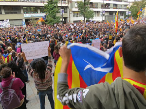 Jornada de vaga general 8N. Concentració davant la seu de la Generalitat a Girona