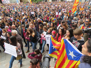 Jornada de vaga general 8N. Concentració davant la seu de la Generalitat a Girona