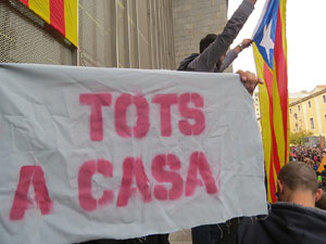 Jornada de vaga general 8N. Concentració davant la seu de la Generalitat a Girona