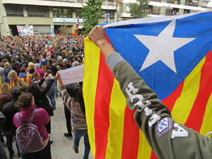 Jornada de vaga general 8N. Concentració davant la seu de la Generalitat a Girona