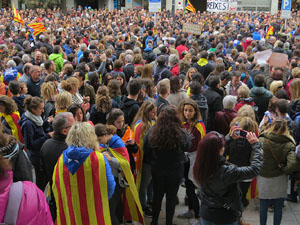 Jornada de vaga general 8N. Concentració davant la seu de la Generalitat a Girona