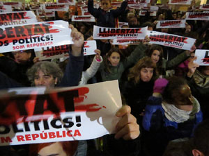 Jornada de vaga general 8N. Concentració a la plaça del Vi