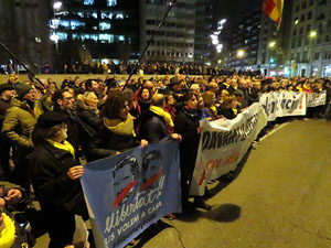 Concentraci&oacute; davant la delegaci&oacute; del govern espanyol convocada pel Comit&egrave; de Defensa de la Rep&uacute;blica (CDR) de Catalunya