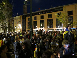 Concentraci&oacute; a la pla&ccedil;a de la Constituci&oacute; convocada per la plataforma Girona Vota a favor del Refer&egrave;ndum