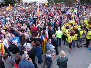 Concentraci&oacute; a la pla&ccedil;a de la Constituci&oacute; convocada per la plataforma Girona Vota a favor del Refer&egrave;ndum