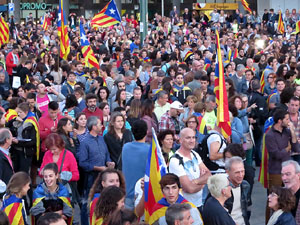 Concentraci&oacute; a la pla&ccedil;a de la Constituci&oacute; convocada per la plataforma Girona Vota a favor del Refer&egrave;ndum
