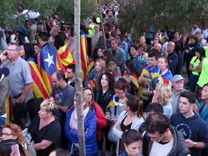 Concentraci&oacute; a la pla&ccedil;a de la Constituci&oacute; convocada per la plataforma Girona Vota a favor del Refer&egrave;ndum
