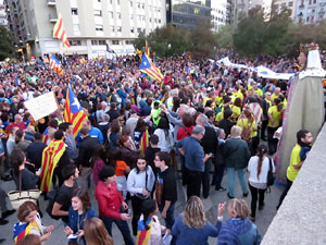Concentraci&oacute; a la pla&ccedil;a de la Constituci&oacute; convocada per la plataforma Girona Vota a favor del Refer&egrave;ndum