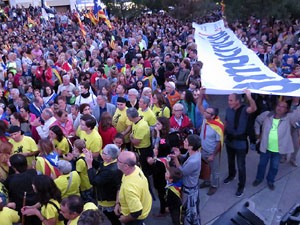 Concentraci&oacute; a la pla&ccedil;a de la Constituci&oacute; convocada per la plataforma Girona Vota a favor del Refer&egrave;ndum