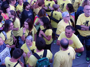 Concentraci&oacute; a la pla&ccedil;a de la Constituci&oacute; convocada per la plataforma Girona Vota a favor del Refer&egrave;ndum