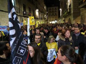 Concentració a la plaça del Vi de protesta pels tres mesos de presó de Jordi Sànchez i Jordi Cuixart
