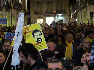 Concentració a la plaça del Vi de protesta pels tres mesos de presó de Jordi Sànchez i Jordi Cuixart