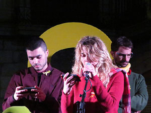 Concentració a la plaça del Vi de protesta pels tres mesos de presó de Jordi Sànchez i Jordi Cuixart