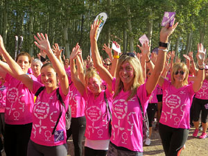 Cursa de la Dona 2017. Concentraci&oacute; i sortida del Parc de la Devesa i cursa pels carrers de Girona