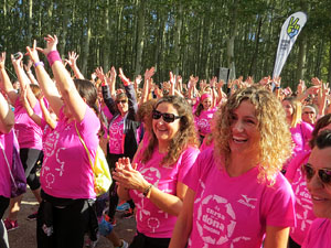 Cursa de la Dona 2017. Concentraci&oacute; i sortida del Parc de la Devesa i cursa pels carrers de Girona