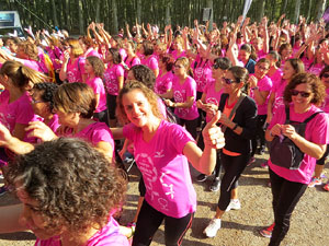 Cursa de la Dona 2017. Concentraci&oacute; i sortida del Parc de la Devesa i cursa pels carrers de Girona