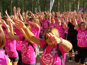 Cursa de la Dona 2017. Concentraci&oacute; i sortida del Parc de la Devesa i cursa pels carrers de Girona