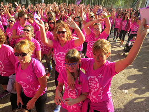 Cursa de la Dona 2017. Concentraci&oacute; i sortida del Parc de la Devesa i cursa pels carrers de Girona