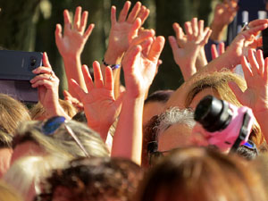 Cursa de la Dona 2017. Concentraci&oacute; i sortida del Parc de la Devesa i cursa pels carrers de Girona