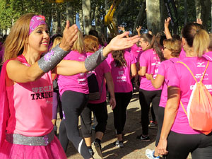Cursa de la Dona 2017. Concentraci&oacute; i sortida del Parc de la Devesa i cursa pels carrers de Girona