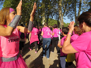 Cursa de la Dona 2017. Concentraci&oacute; i sortida del Parc de la Devesa i cursa pels carrers de Girona