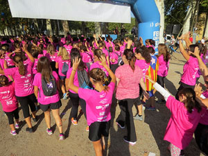 Cursa de la Dona 2017. Concentraci&oacute; i sortida del Parc de la Devesa i cursa pels carrers de Girona