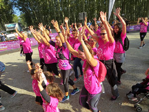 Cursa de la Dona 2017. Concentraci&oacute; i sortida del Parc de la Devesa i cursa pels carrers de Girona