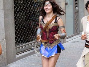 Cursa de la Dona 2017. Concentraci&oacute; i sortida del Parc de la Devesa i cursa pels carrers de Girona